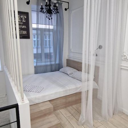 Чорно -Білий Люкс В Центрі Lägenhet Lviv Exteriör bild